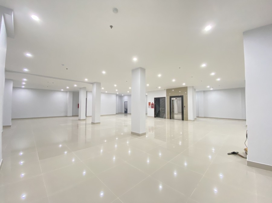 Mặt bằng kinh doanh văn phòng Tân Phú, Ngang 16m, dài 26m, giá: 65.000.000