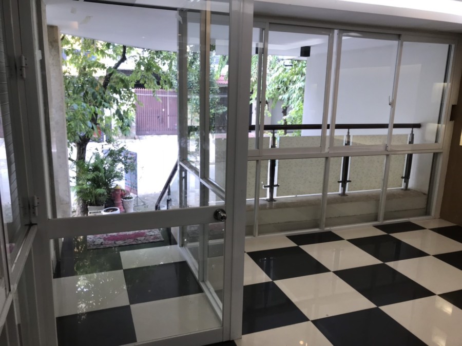 Cho thuê văn phòng có phòng họp riêng giá rẻ ở Bình Thuận quận 7