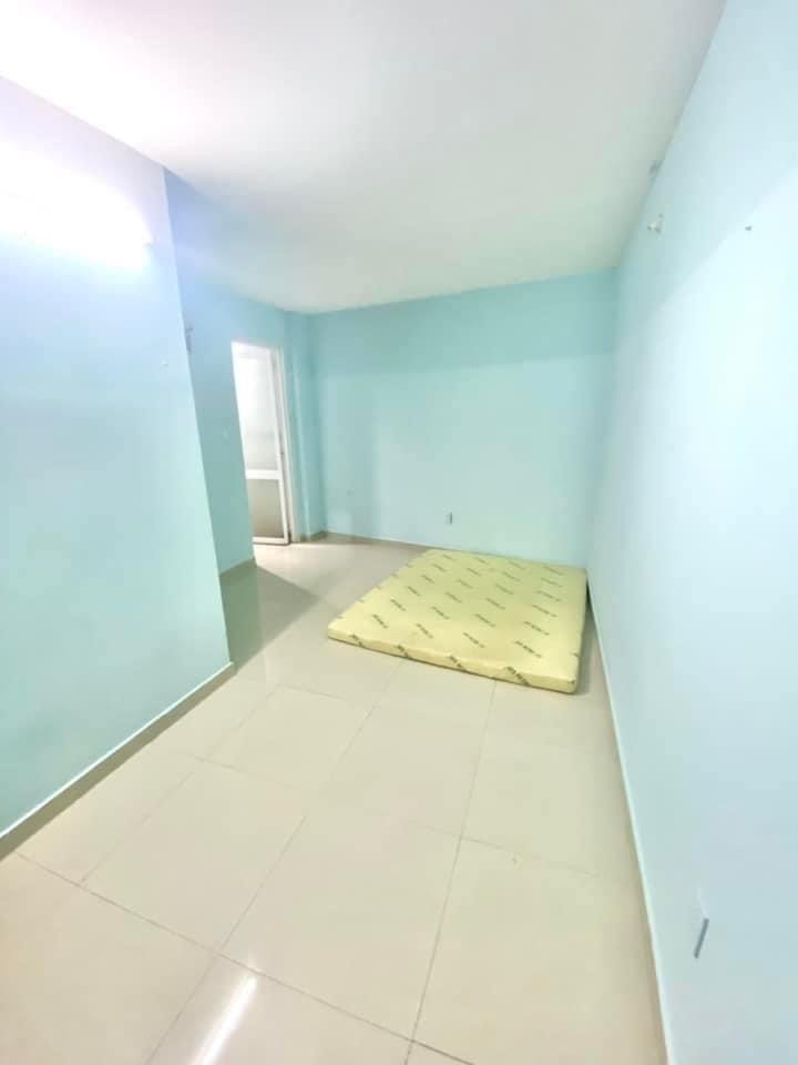 Phòng trọ giá rẻ chỉ 1TR8 nhà vệ sinh riêng rộng rãi 158 Đường Phạm Văn Chiêu