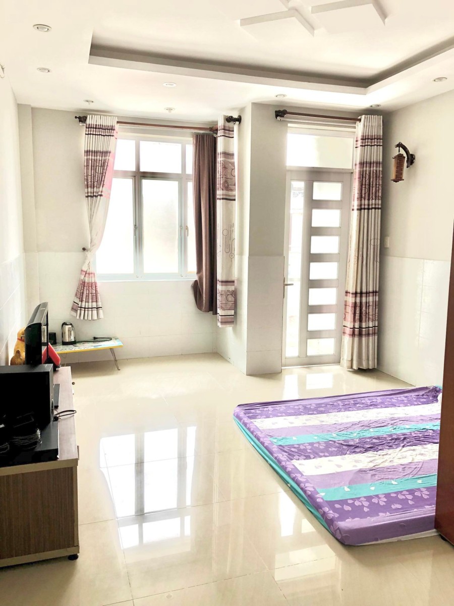 Cho thuê phòng có nội thất  giá rẻ gần chợ Tân Định Quận 1