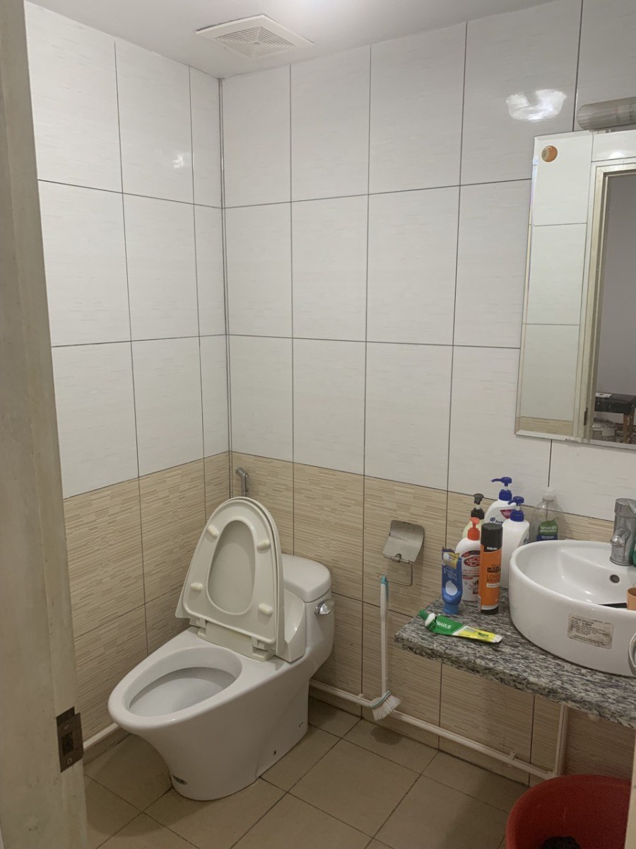 Nhượng lại phòng trọ tại Phố Chính Kinh - Vệ sinh khép kín đầy đủ điều hòa và nóng lạnh.