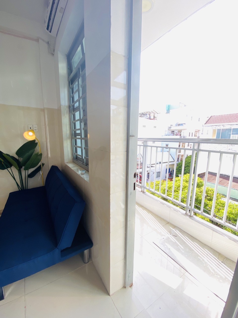 Phòng trọ ban công riêng, VX Lăng Cha Cả, Chợ Hoàng Hoa Thám, Ngã 4 Bày Hiền, Etown, Ấp Bắc