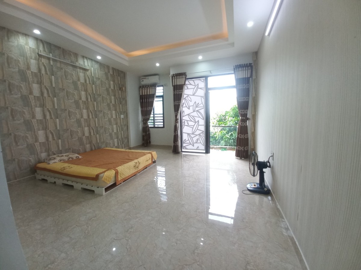 Cho thuê nhà nguyên căn 3 tầng 4 phòng ngủ sát biển phường Hòa Minh