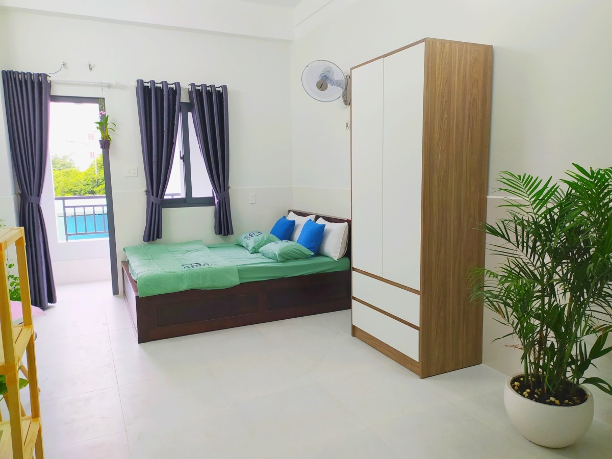 Căn hộ chung cư mới xây, cực kì cao cấp, full nội thất, ban công