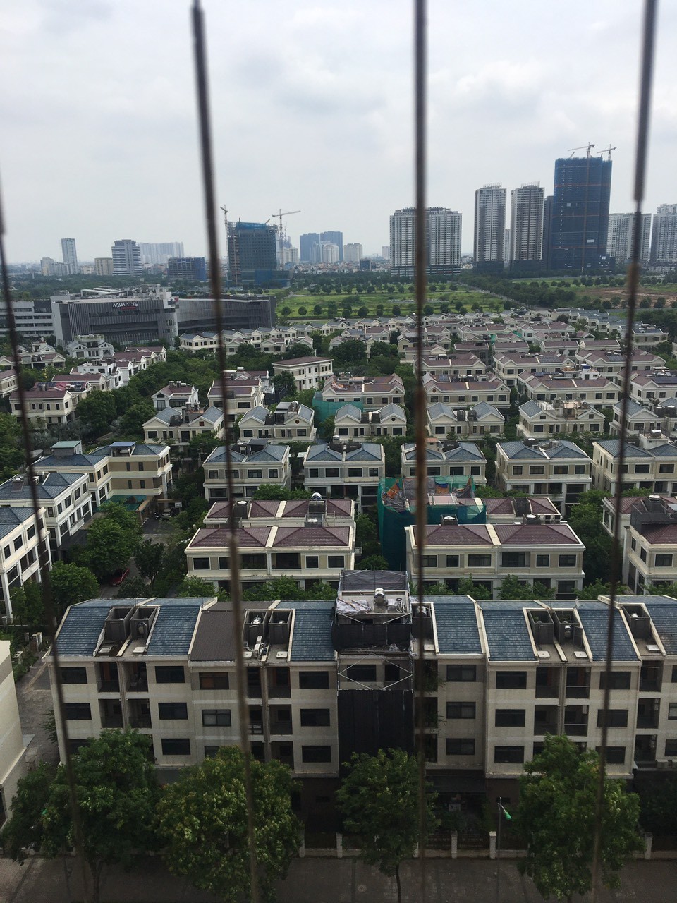 Cho thuê căn hộ cao cấp tầng 14 khu đô thị mới Nghĩa Đô. Diện tích 75m. Gồm 2 phòng ngủ,