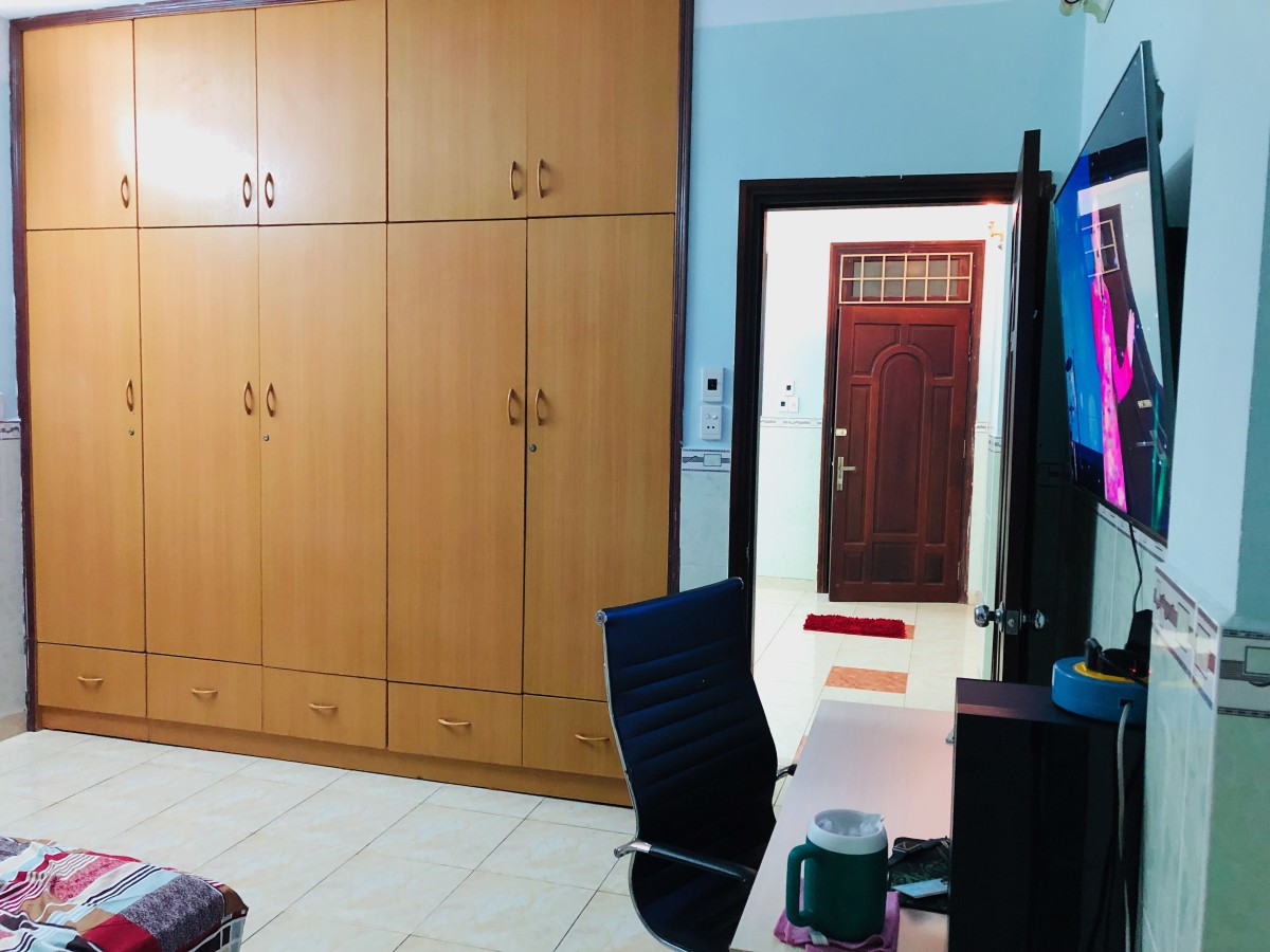 Cho Thuê Căn Hô CC Q.5 74m2 2PN 8tr (Nhà Trống) hoặc NT (TL)