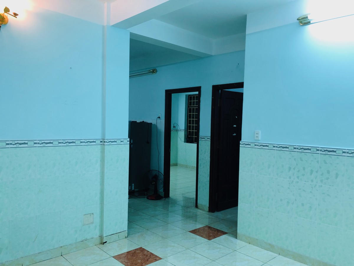 Cho Thuê Căn Hô CC Q.5 74m2 2PN 8tr (Nhà Trống) hoặc NT (TL)