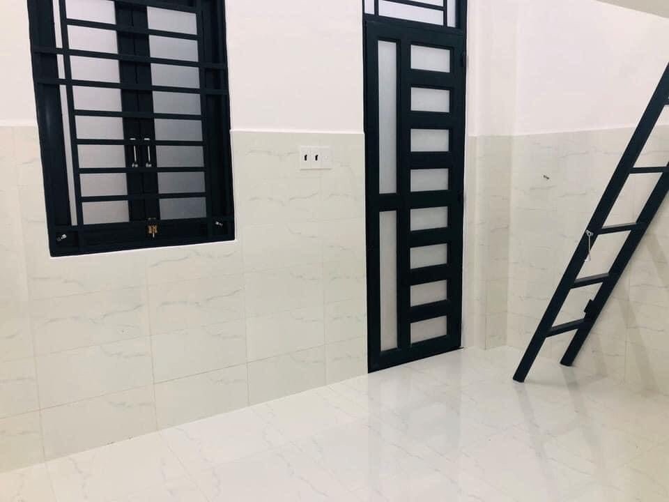 Phòng Gò Vấp Gác Cao Không Đụng Đầu, Cửa Sổ Thoáng Mát, Có Máy Lạnh