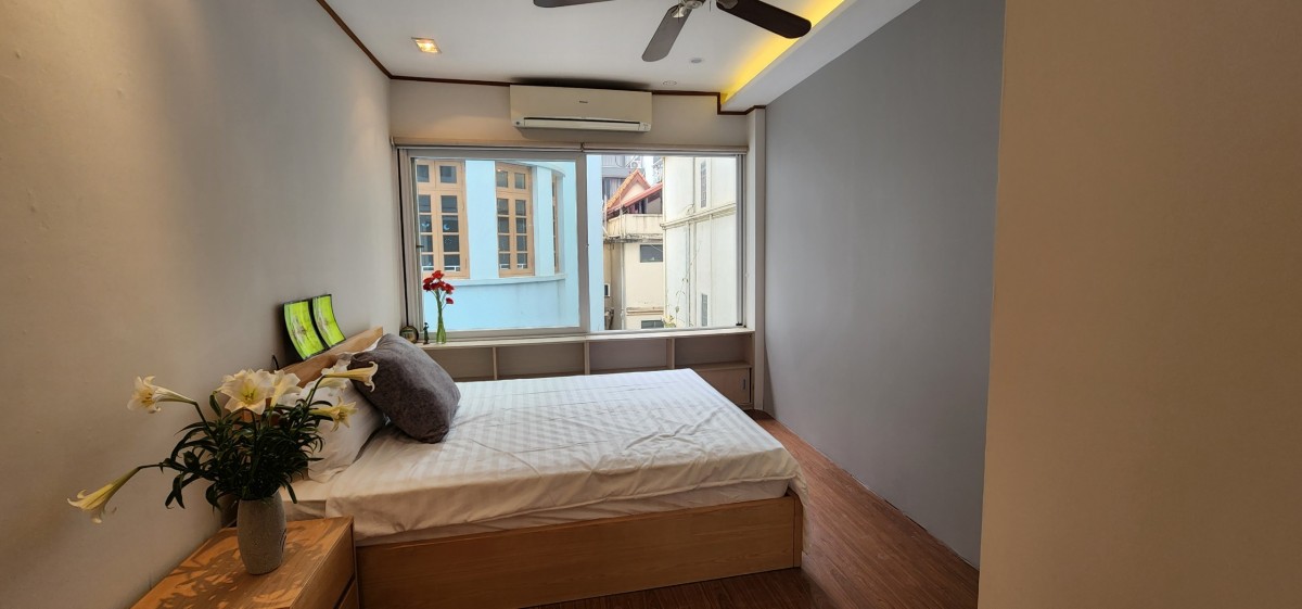 Cho thuê căn hộ 2pn, 2vs, 90m2 full nội thất tại Tô Ngọc Vân, Tây Hồ