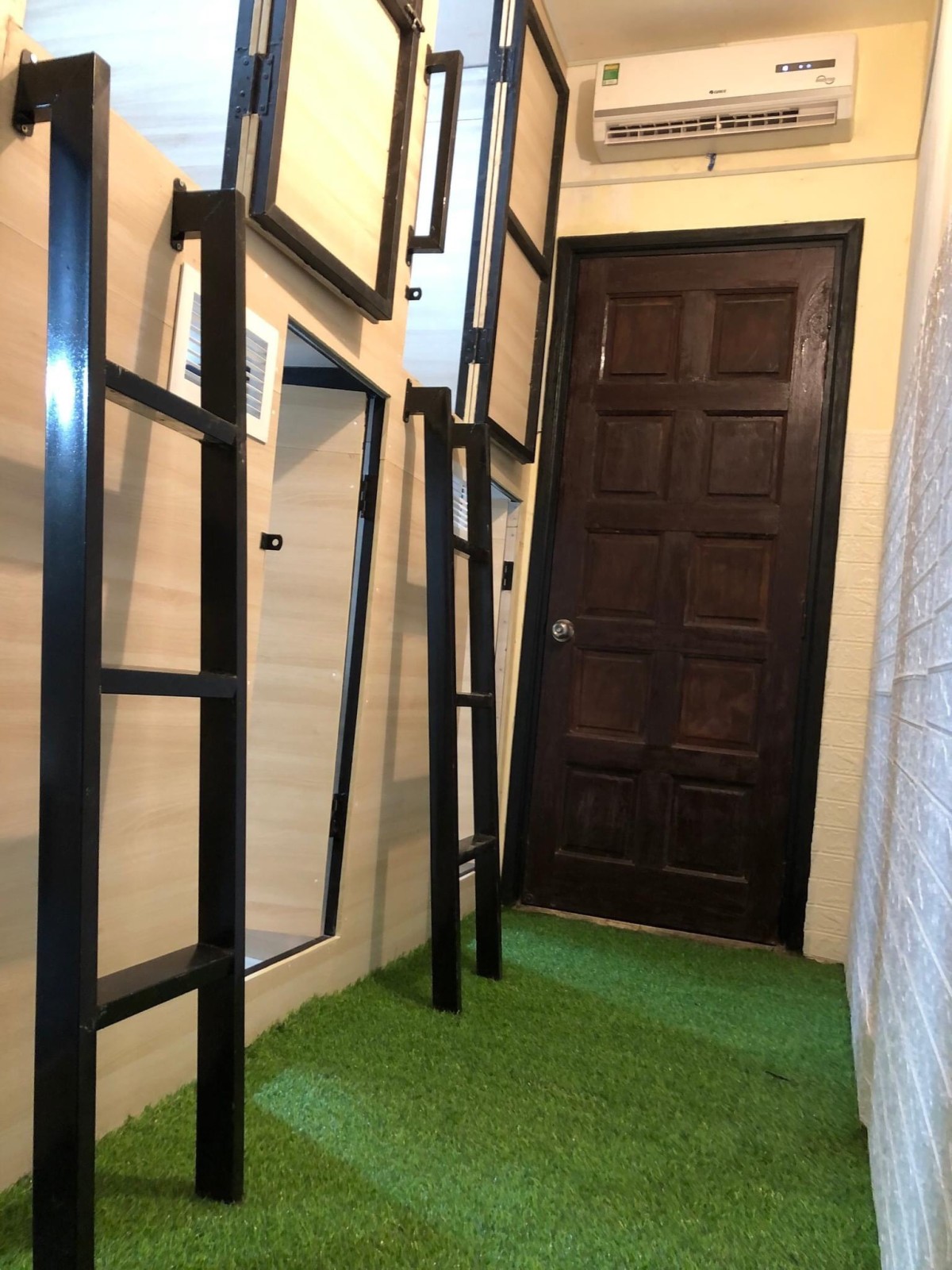Cần nhượng gấp căn căn sleepbox nữ khép kín có máy lạnh