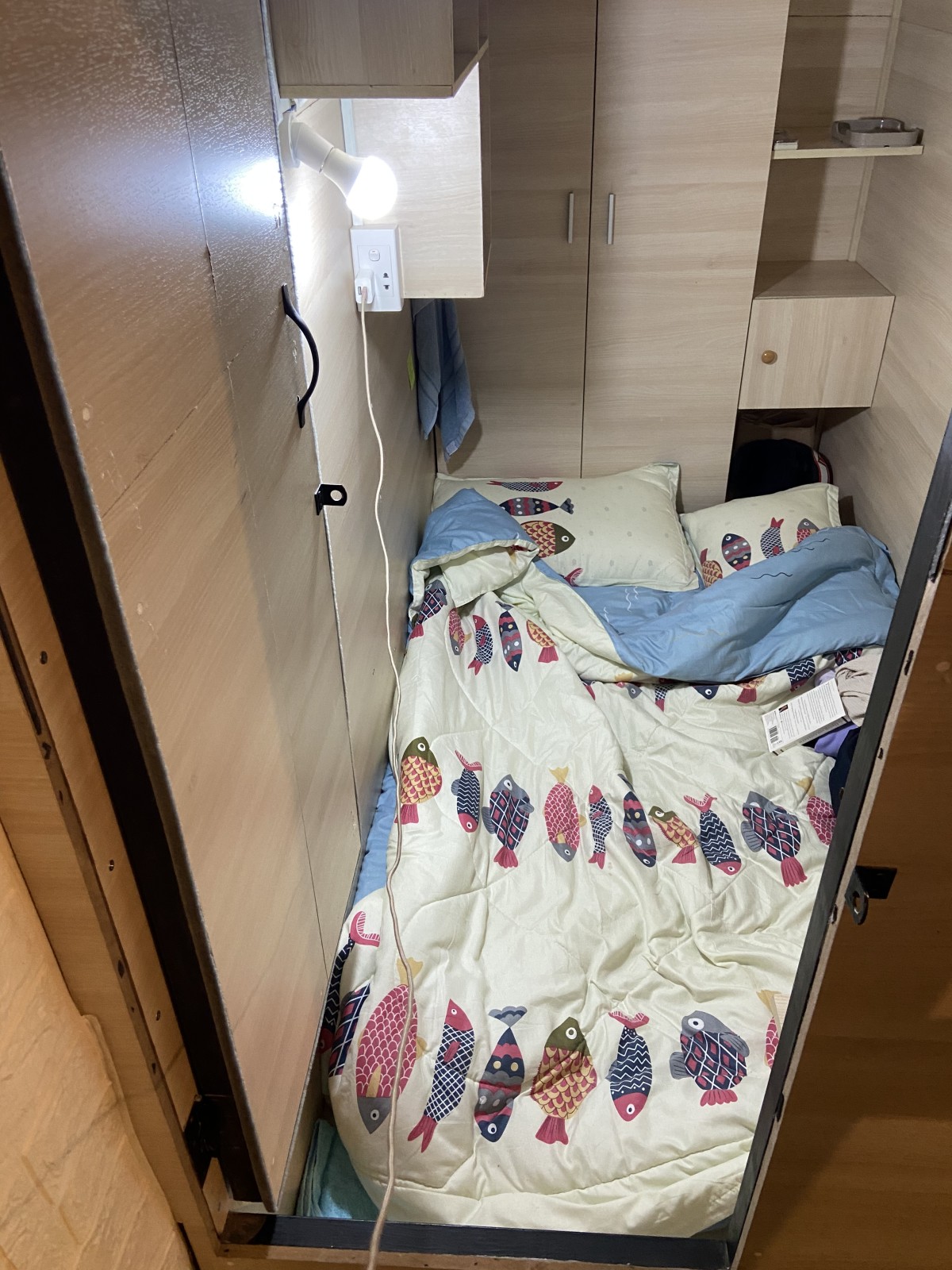 Cần nhượng gấp căn căn sleepbox nữ khép kín có máy lạnh