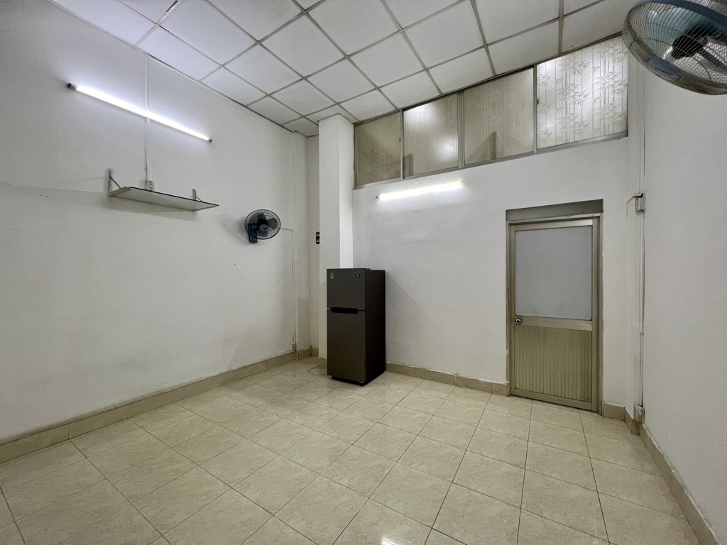 Nhà nguyên căn 43m2 trung tâm Quận 1 chỉ 9tr/tháng
