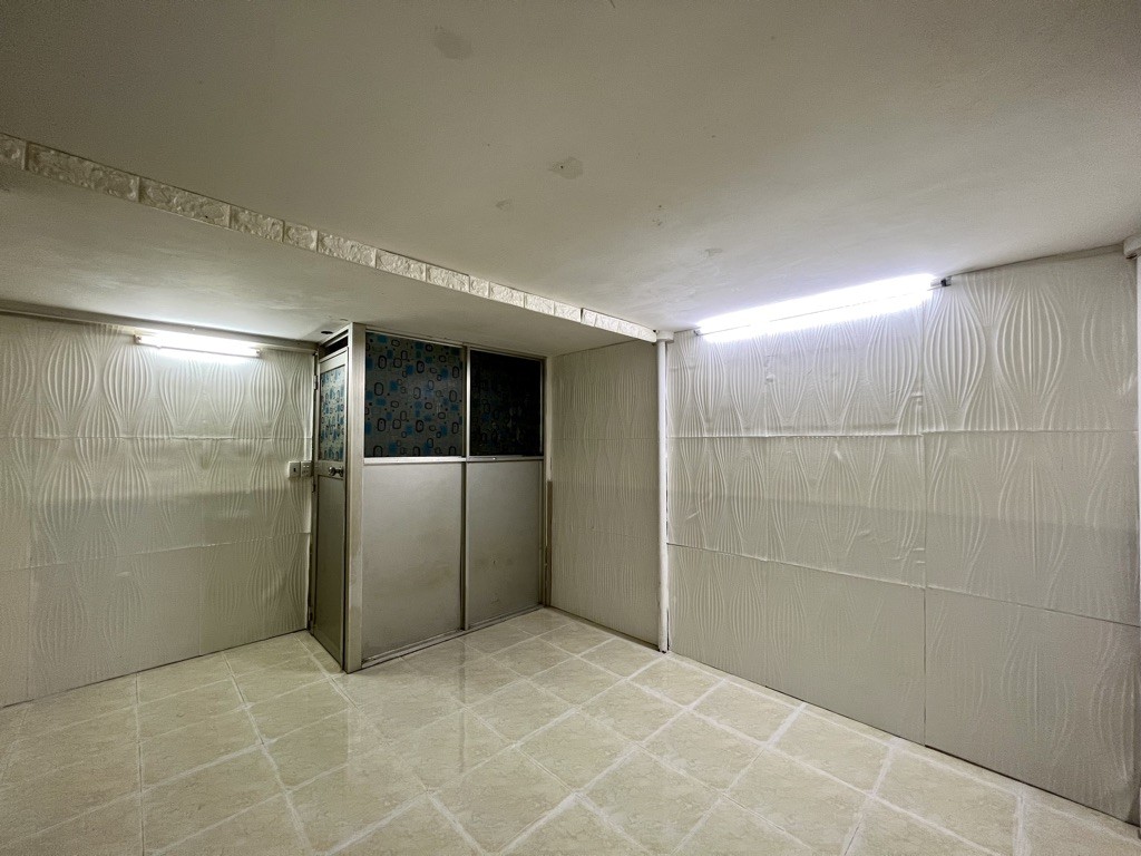 Nhà nguyên căn 43m2 trung tâm Quận 1 chỉ 9tr/tháng