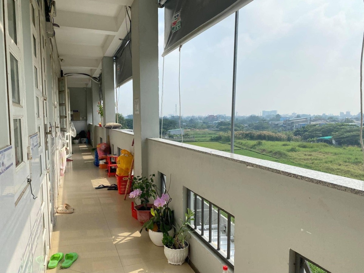 Căn hộ 2p ngủ hoặc 1p khách 1p ngủ tuỳ sử dụng full nội thất kèm ban công chung ngay Thống Nhất