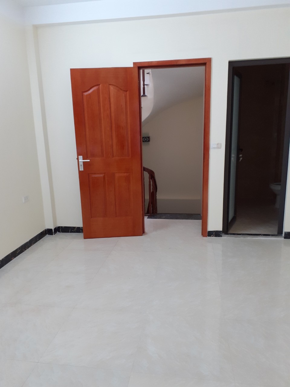 Cho thuê nhà nguyên căn tại Ngõ Gốc Đề