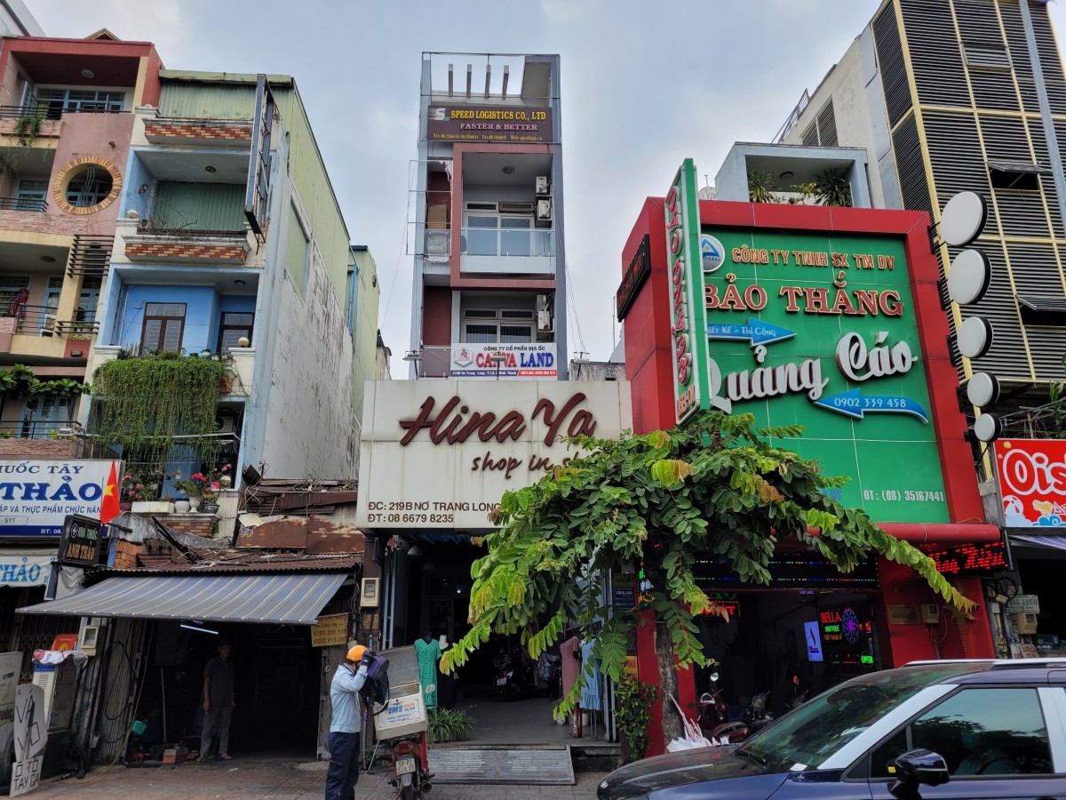 Mặt tiền đường Nơ Trang Long ngay trung tâm, thích hợp cho việc buôn bán, kinh doanh