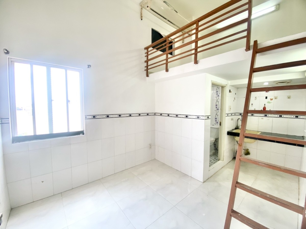 Căn duplex siêu xinh mới tinh có thang máy