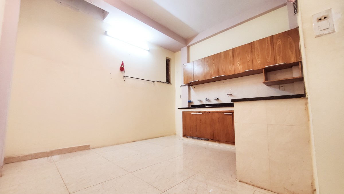 Phòng trống, đẹp, cửa sổ lớn, máy lạnh, XVNT, P.26, B.T !