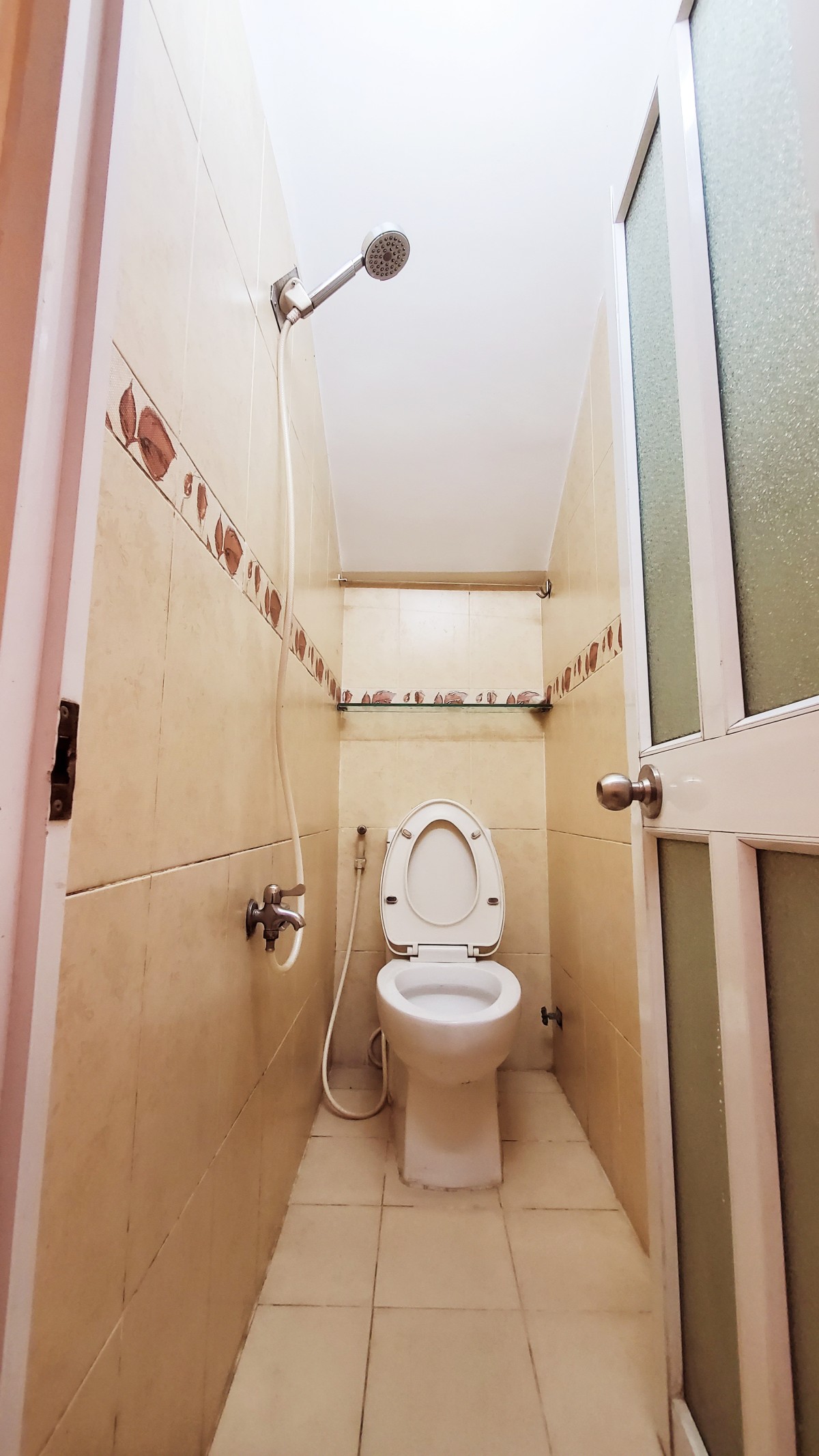 Phòng trống, đẹp, cửa sổ lớn, máy lạnh, XVNT, P.26, B.T !