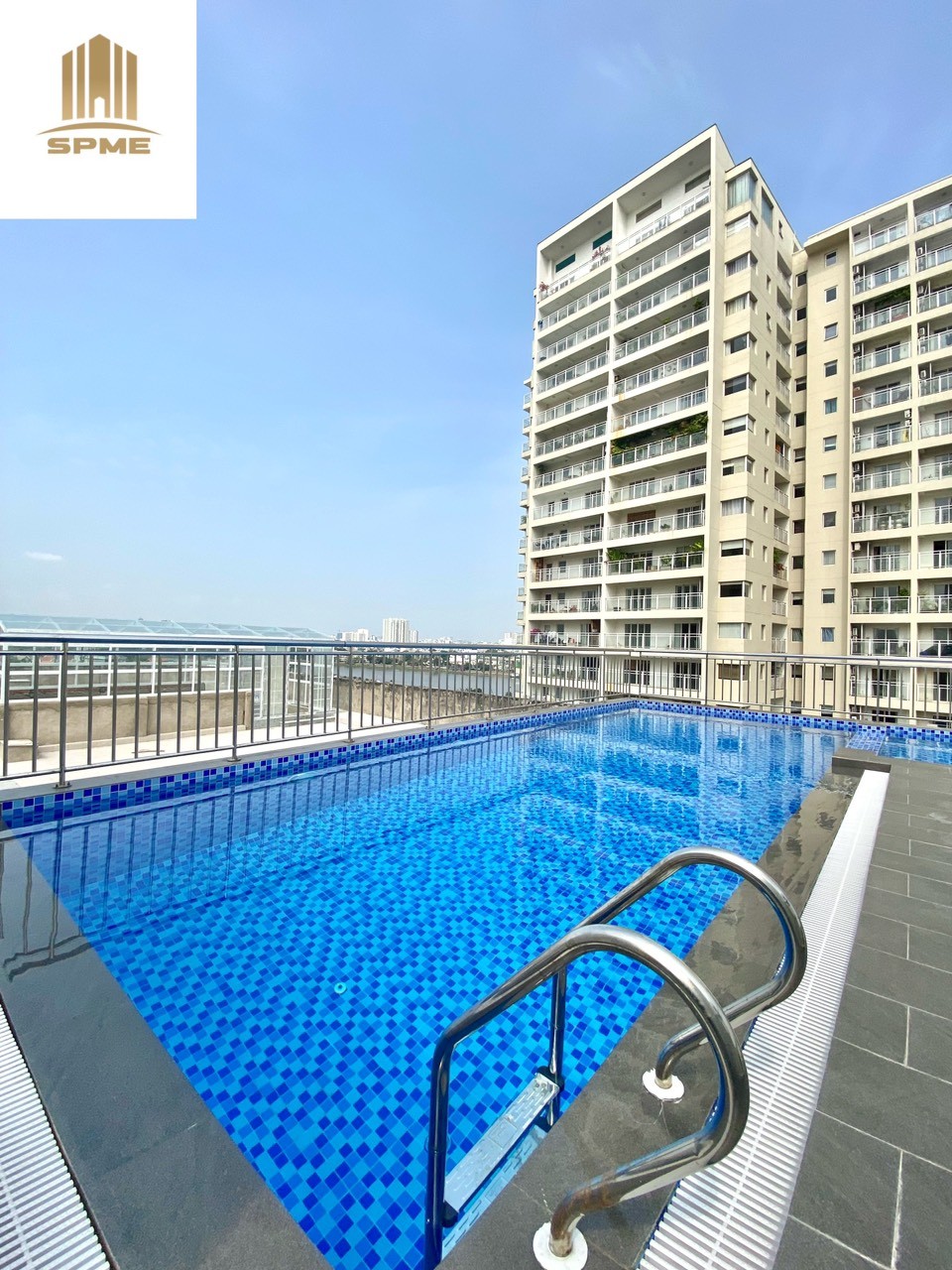 Cho thuê căn hộ cao cấp tại phường Thảo Điền, quận 2. Liên hệ: 0979928846