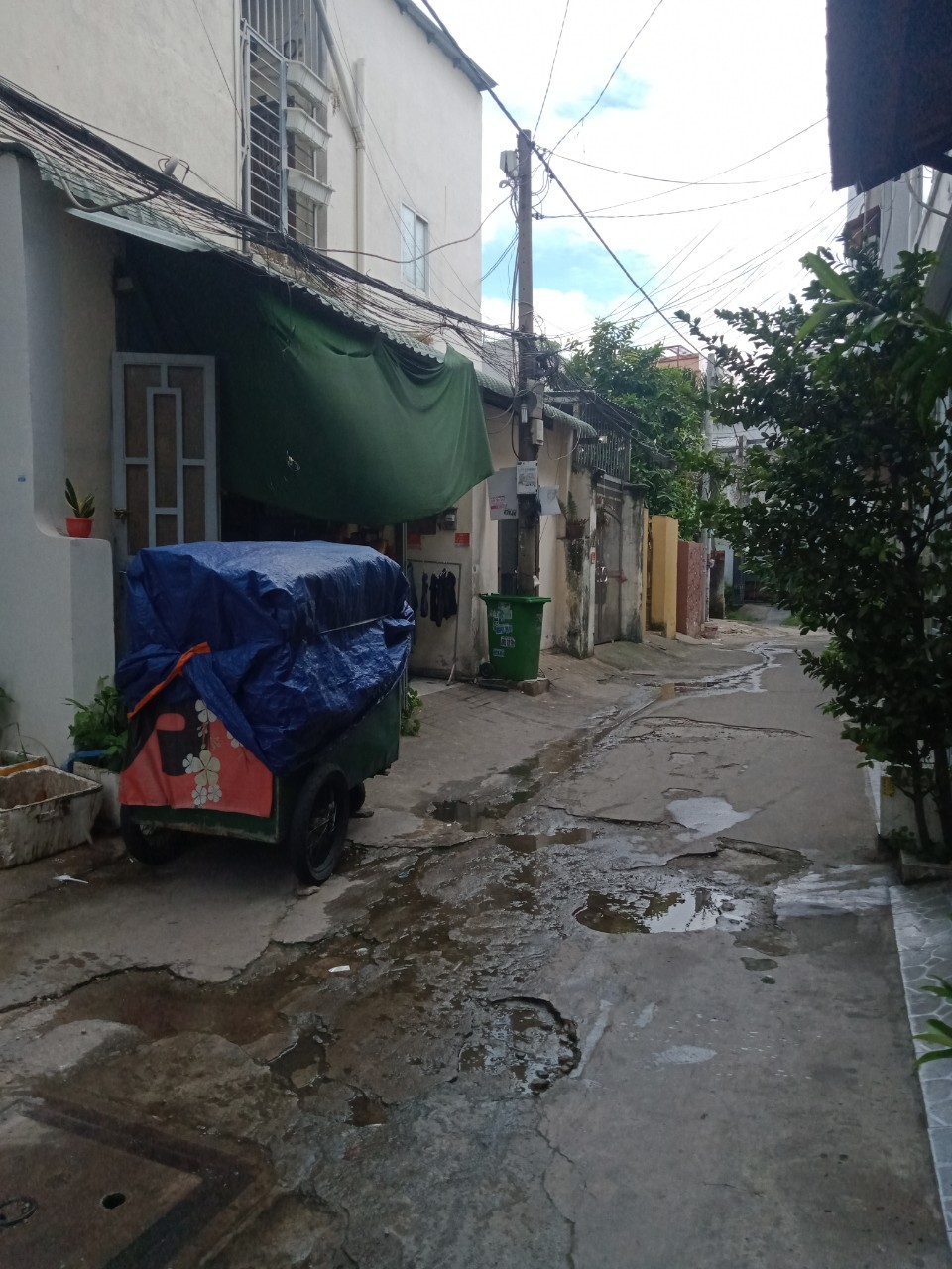 Cho thuê mặt bằng 40m2 vừa ở vừa buôn bán tại đường Nguyễn Phúc Chu. Liên hệ: 0966261332