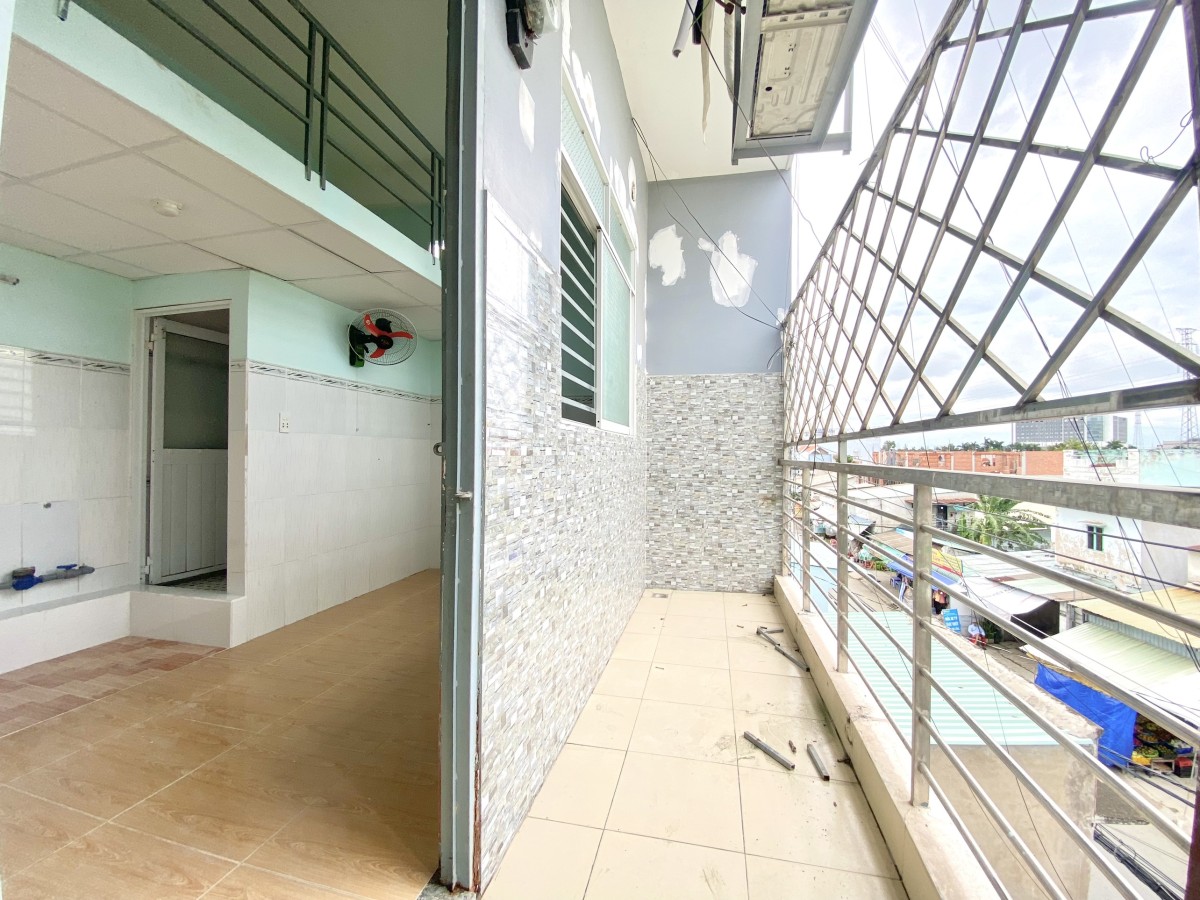 Phòng mới có cửa sổ, có gác giá rẻ gần Aeon Bình Tân. Liên hệ: 0984559890