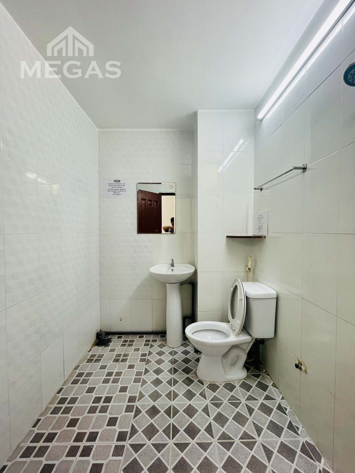 Khai trương căn hộ dịch vụ quận 1 ngay mặt tiền Yersin, ở được 3-4 người, giá siêu ưu đãi. Liên hệ: 0938338562