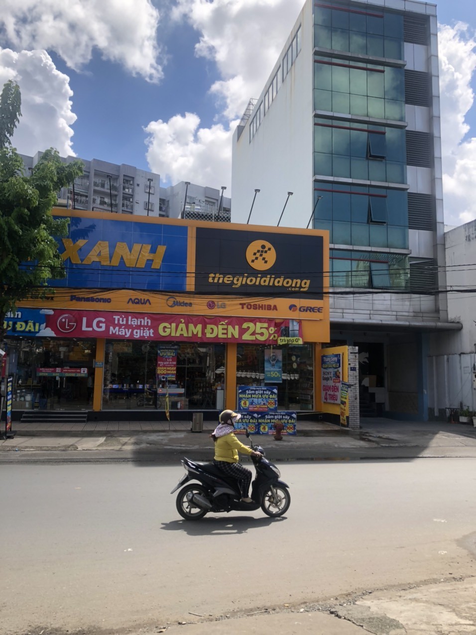 Cho thuê mặt tiền đường Hương Lộ 3 (đường CN11)