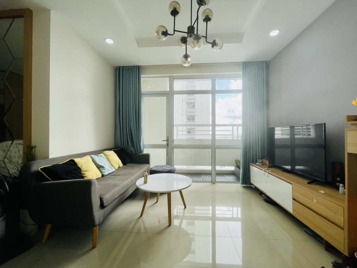 Cần cho thuê căn hộ Him Lam, 82m2, 2PN, 2WC, giá 12 triệu/tháng. LH: 0702 641878 Khoa