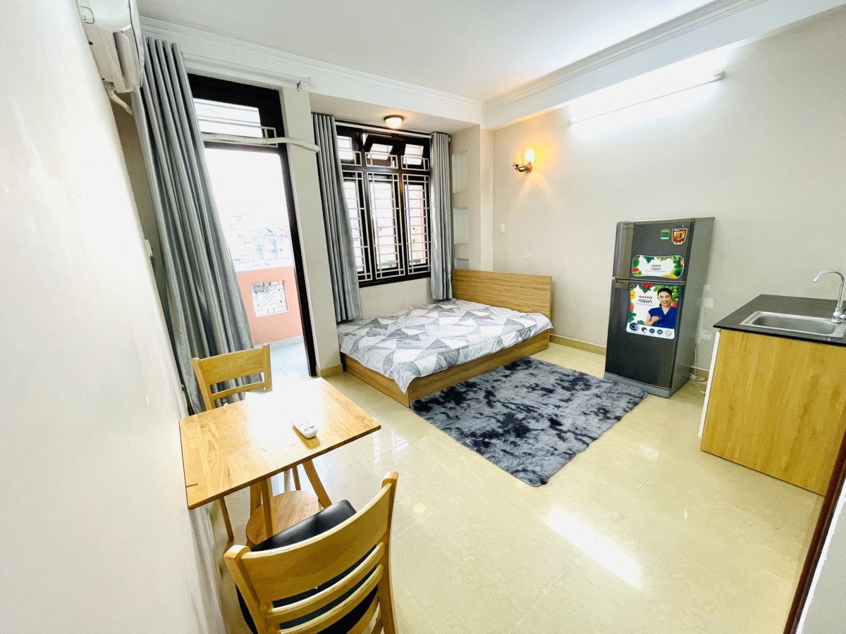 Cho thuê căn hộ ban công thoáng, 30m2 tại Hoàng Văn Thụ, Phường 8, Quận Phú Nhuận