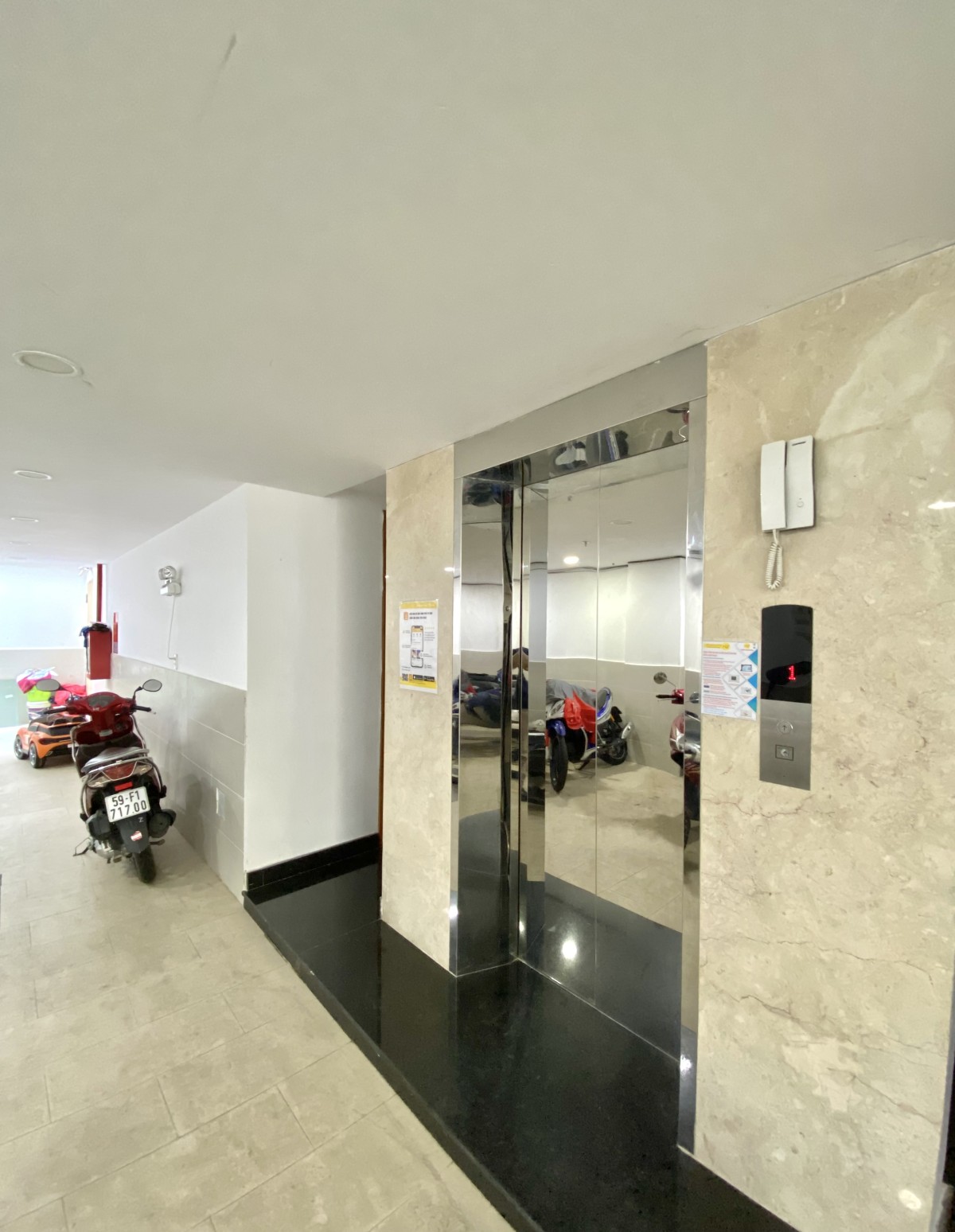 Phòng cao cấp 35m2 mới đẹp 91 Ng Hữu Cảnh, đầy đủ nội thất, ban công riêng, 5p qua trung tâm Q1.