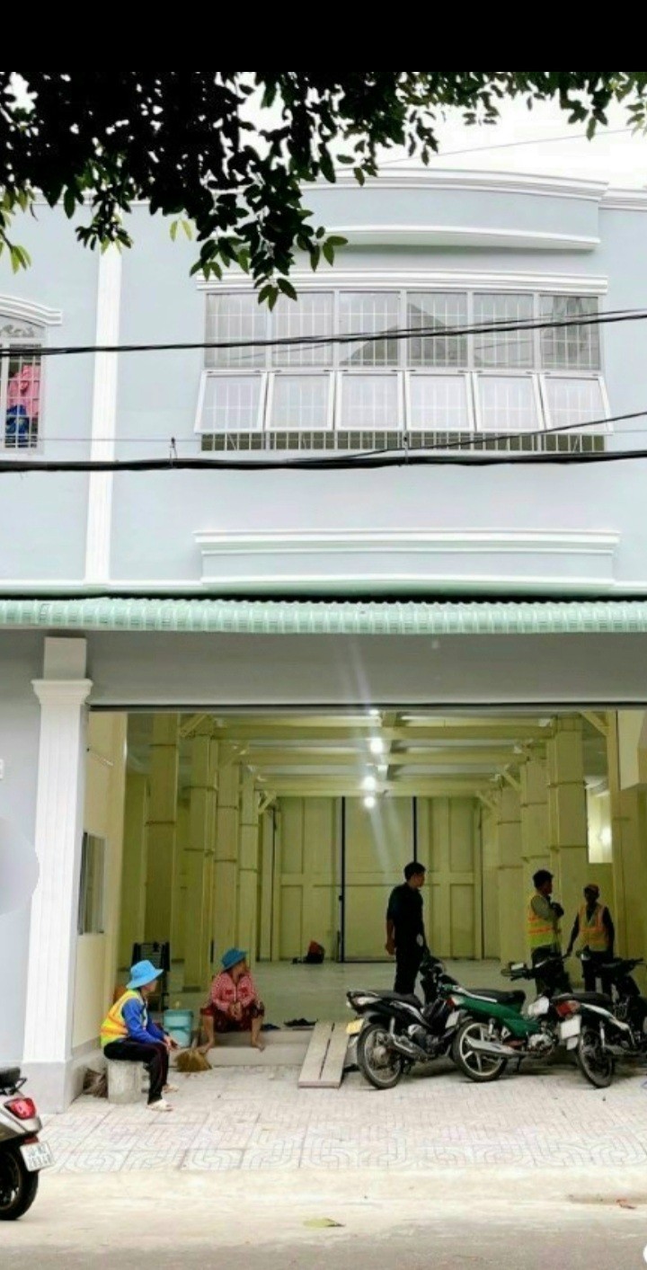 Nhà cho thuê 338m2 MT 16m,phường Tân Thành,Tân Phú 60triệu.