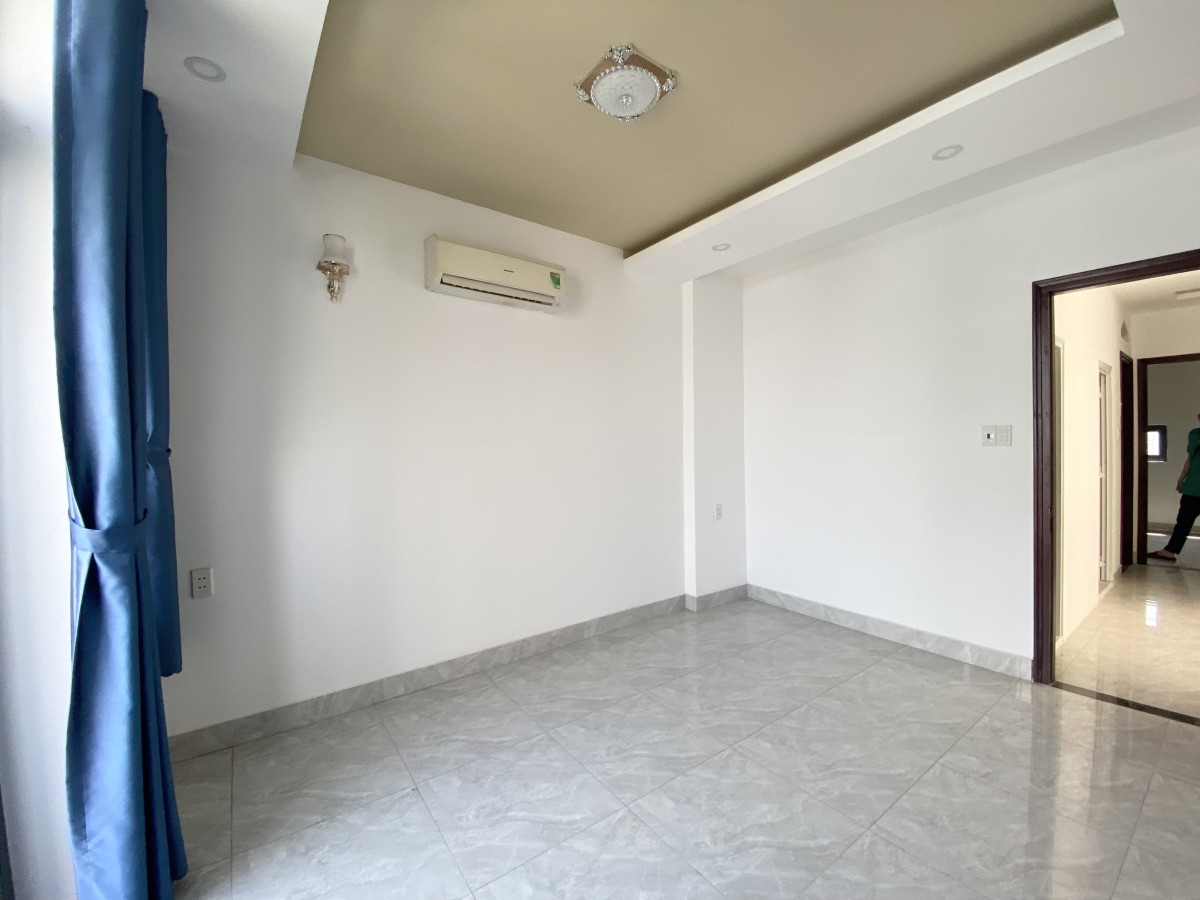 Studio ngay cầu vượt Linh Xuân - ban công thoáng mát