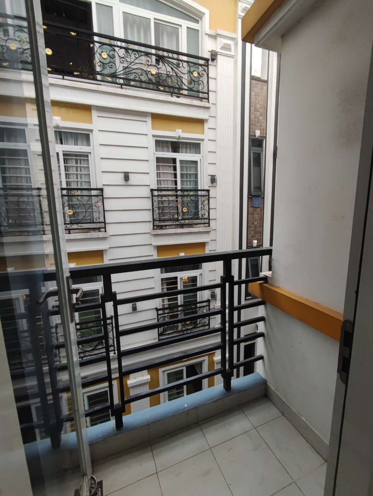 Phòng mới 100% có ban công cửa sổ tại 235/5h Nguyễn Xí gần ĐH Văn Lang CS3, Hutech