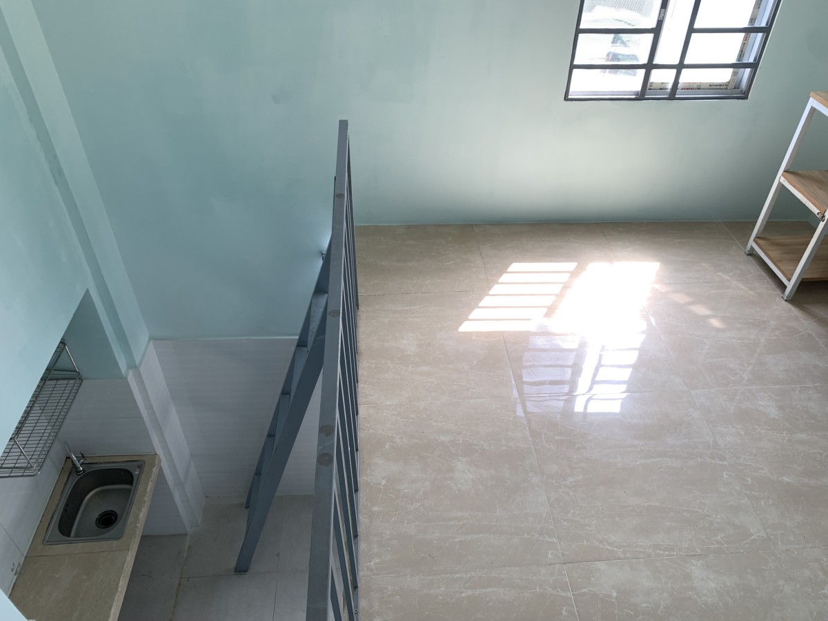 Còn 1 phòng DUPLEX Nội Thất Cơ Bản + Cửa Sổ Lớn!!!!
