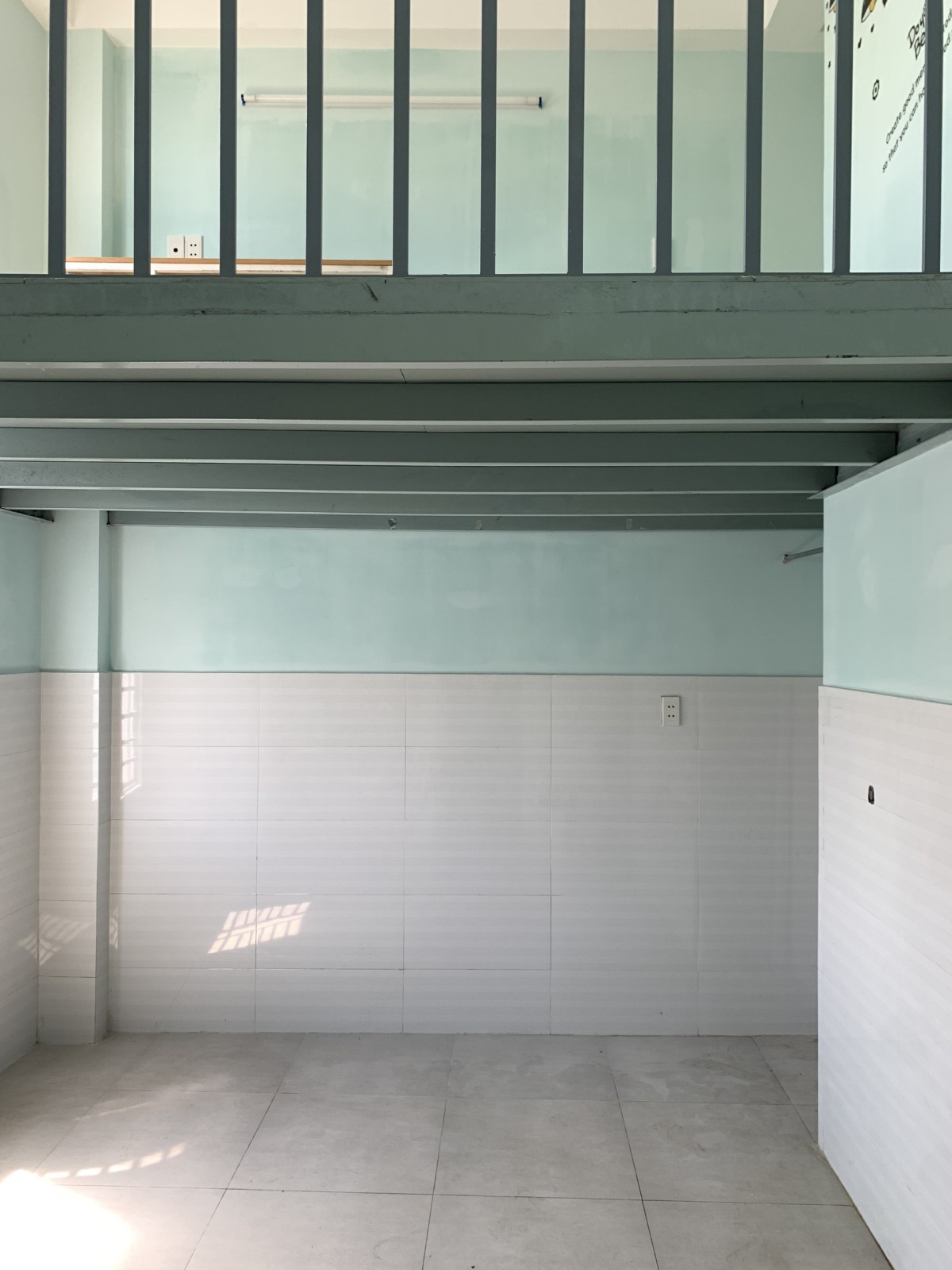 Còn 1 phòng DUPLEX Nội Thất Cơ Bản + Cửa Sổ Lớn!!!!