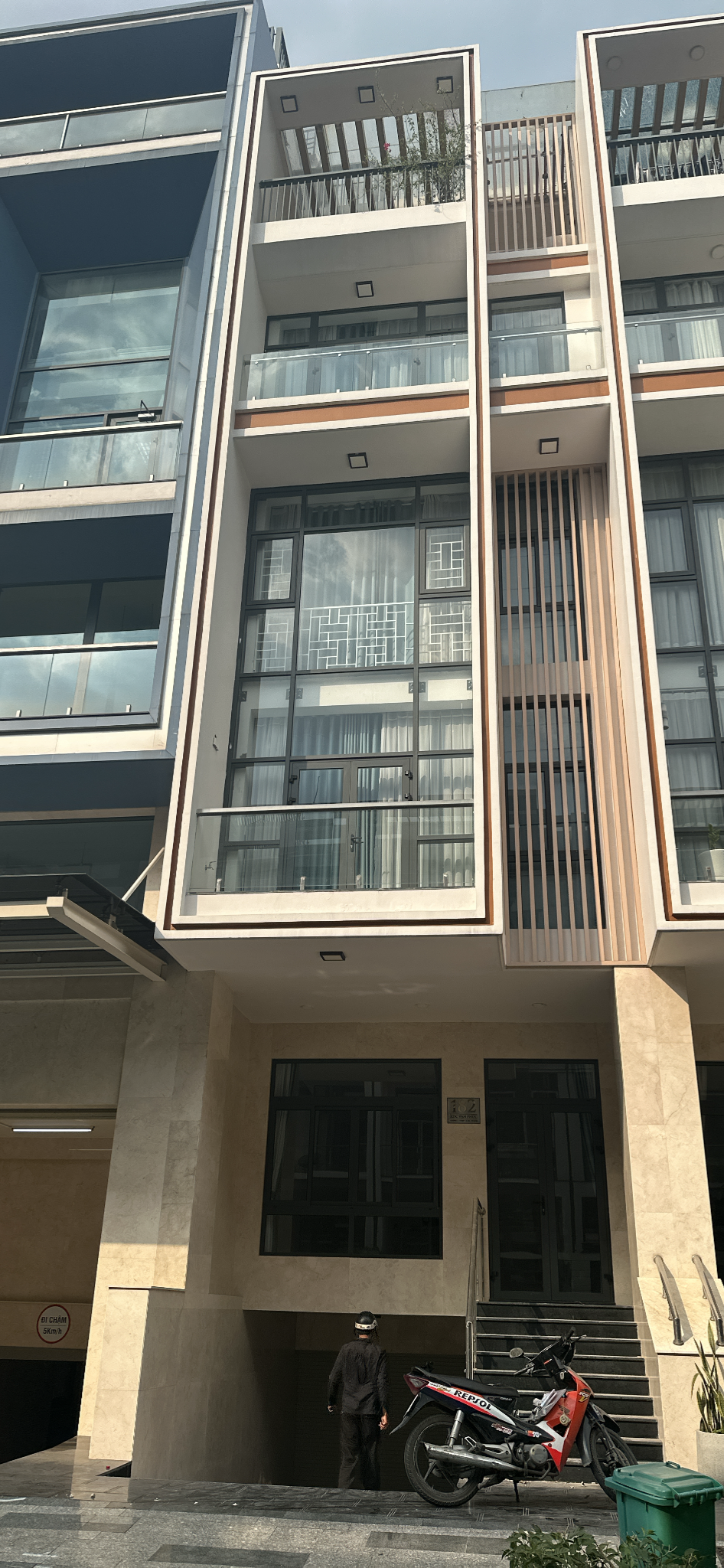 Cho thuê CHDV khu dân cư Vạn phúc