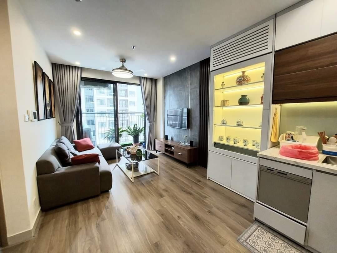 Cho Thuê căn 1 Phòng Ngủ +1 nội thất đẹp Full Sàn Gỗ Vinhomes Ocean Park