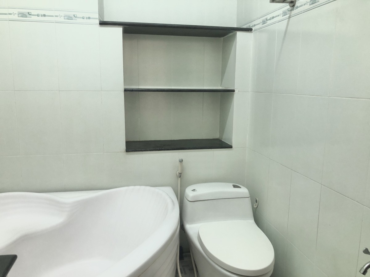 Phòng 5tr2 trong khu cư xá Lữ Gia đối diện ĐH Bách Khoa