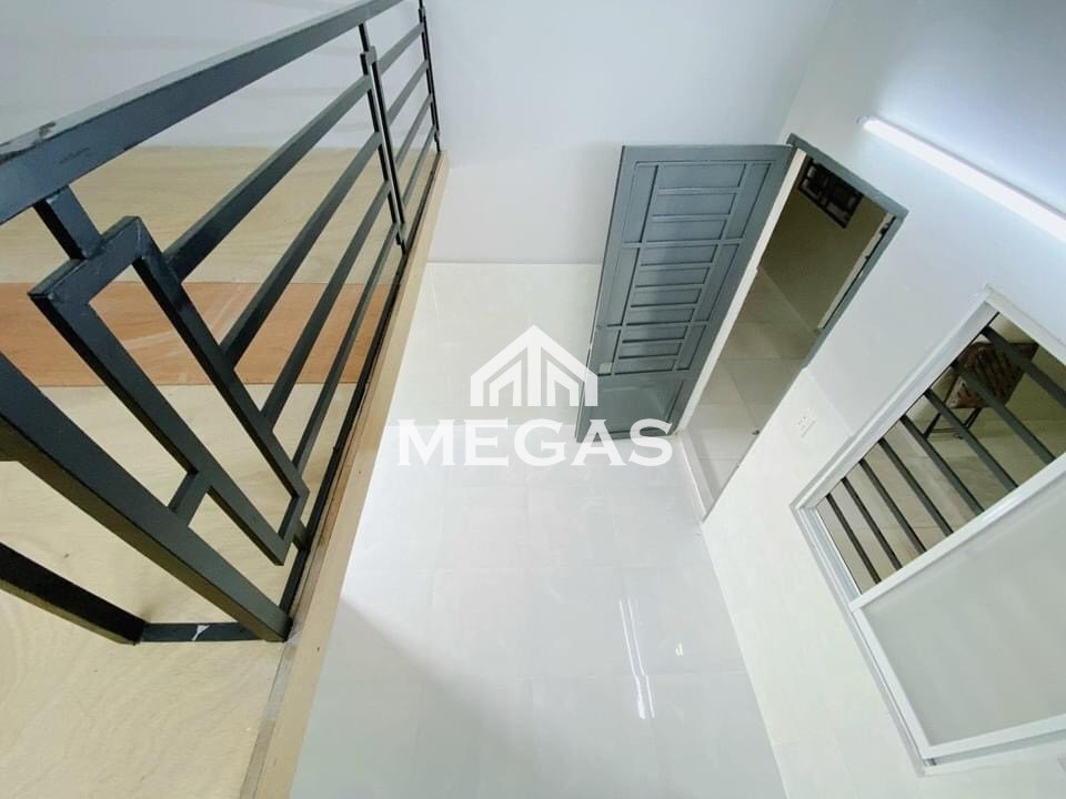 Cho Thuê Phòng Trống Gác Cao 2M Cửa Sổ Thoáng Mát Ngay Etown Cộng Hòa