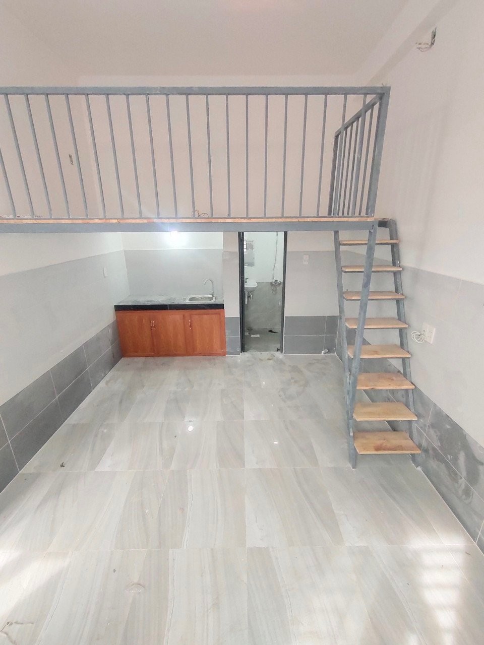  Duplex gác cao full nội thất gần cầu vượt Hoàng Hoa Thám