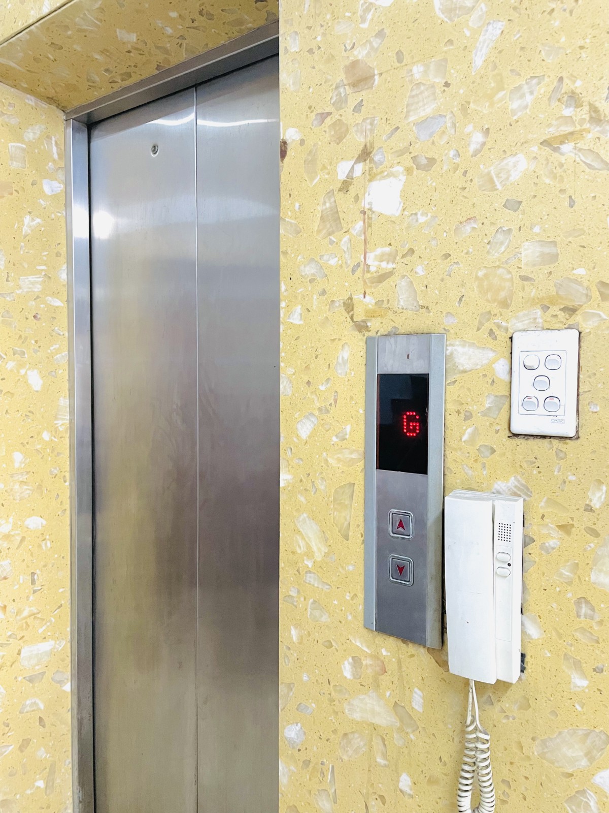 Phòng CHDV FULL NỘI THẤT ngay Trường Chinh, giờ tự do, thang máy, máy lạnh, cửa sổ