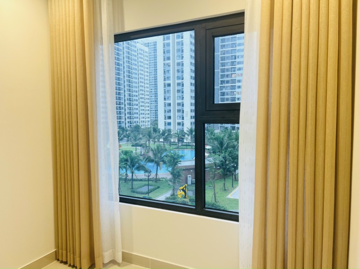 New studio có rèm chỉ 4 triệu Vinhomes Quận 9