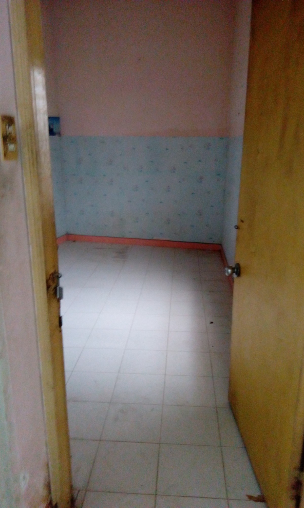 Nguyên tầng 2 (52.5m²-3PN1WC) 5tr8 P12 Tân Bình