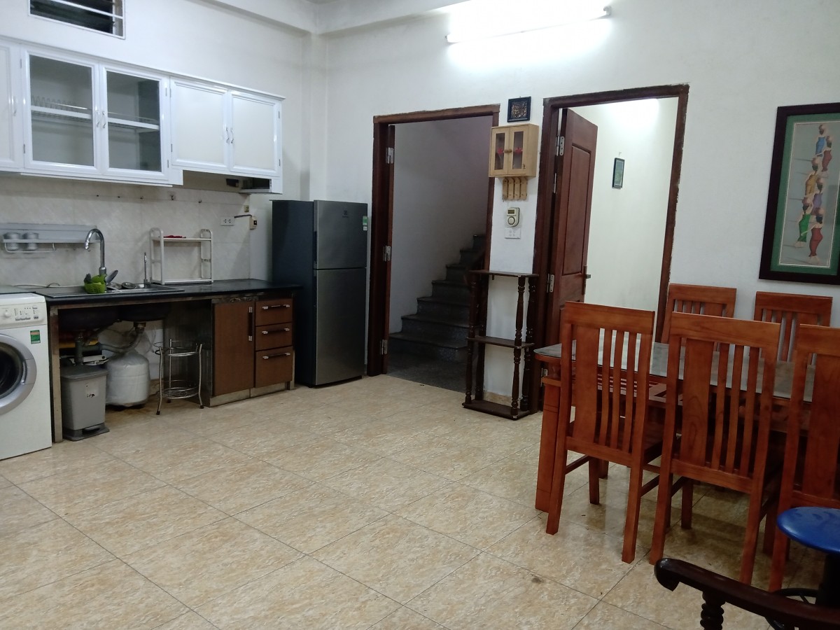 Chính chủ cho thuê căn hộ mini 65m2 2N1K giá rẻ tại ngõ 141 Trích Sài, Tây Hồ, Hà Nội.