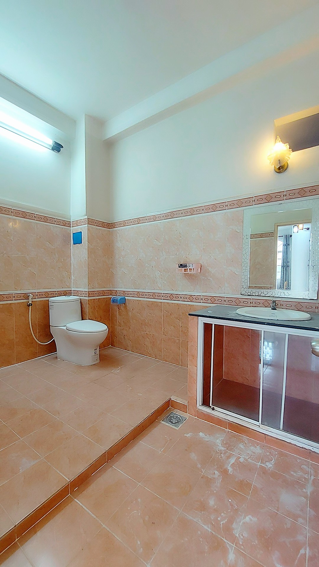 Phòng ban công 40m2 Tân Phú full nội thất