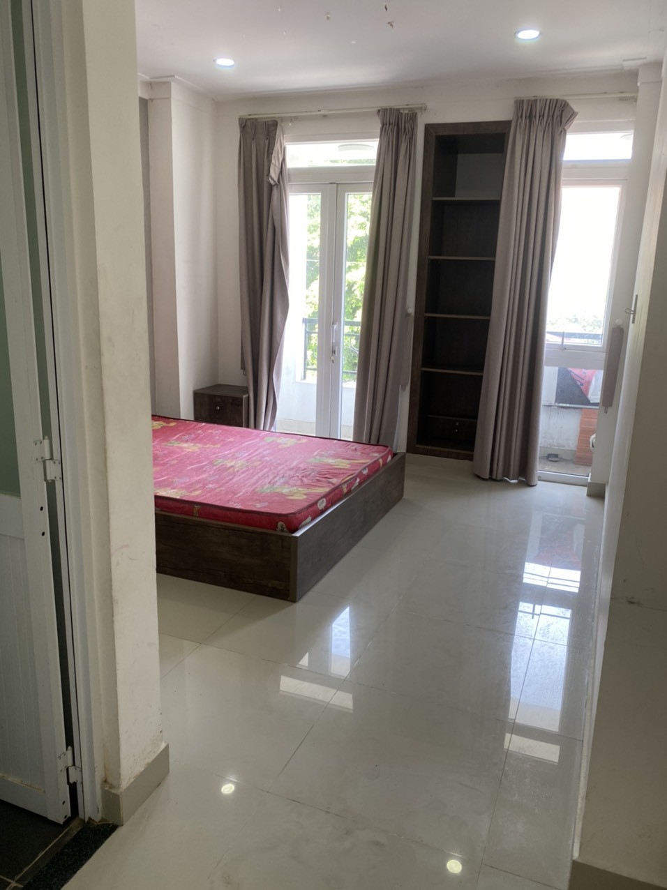 Phòng bancol 20m2 full nt ngay cv làng hoa gvấp