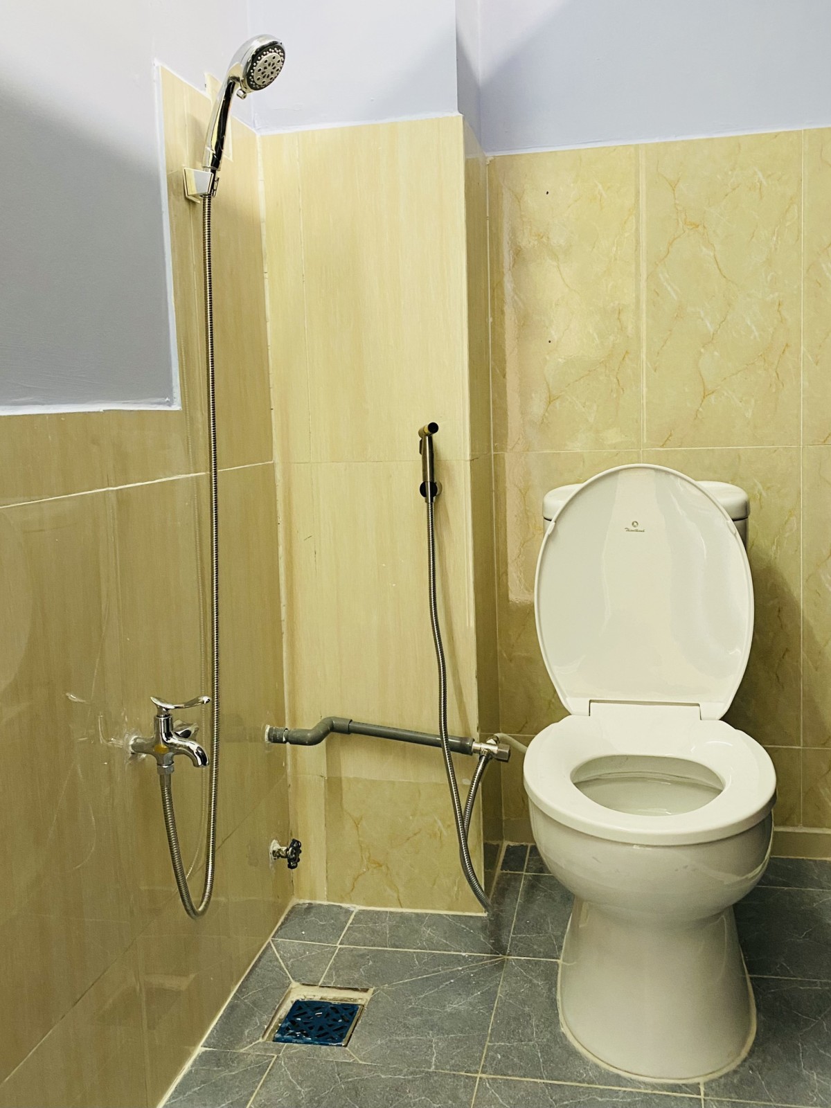 CHÍNH CHỦ CHO THUÊ 2 phòng ngủ 1 wc ngay ngã tư thủ đức.