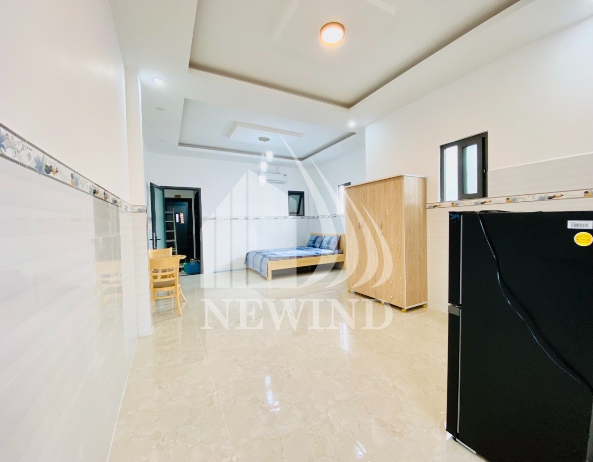 Phòng Duplex ban công 35m2 Quận 7