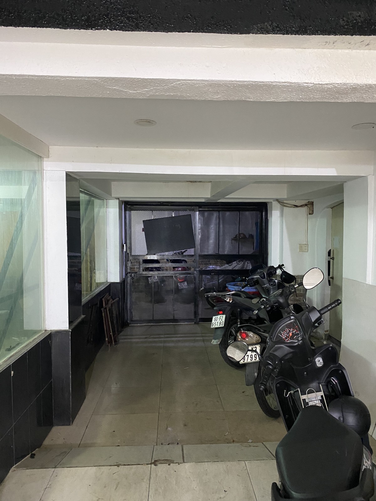 Phòng có giường tầng toilet riêng, giờ giấc tự do, ngay bờ kè Hoàng Sa